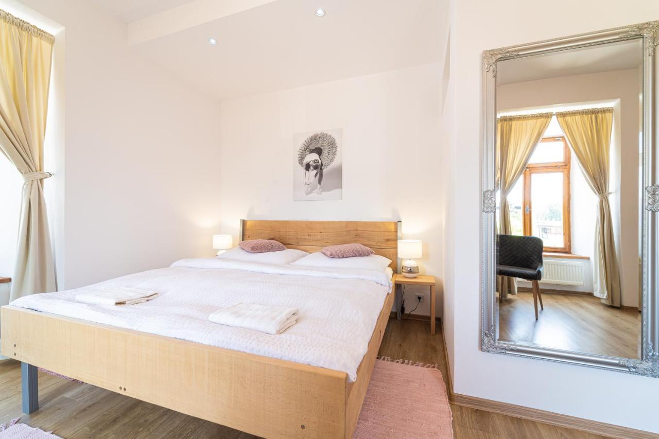 Bed & Breakfast Hugo Plesivec Exterior foto