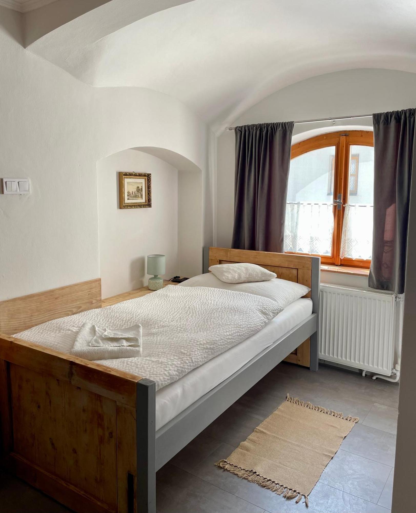 Bed & Breakfast Hugo Plesivec Exterior foto